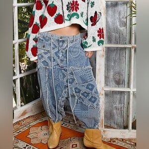 EUC POL Paisley Pattern Frayed Edge Detail
Plaid Harem Woven Pant Sz Small